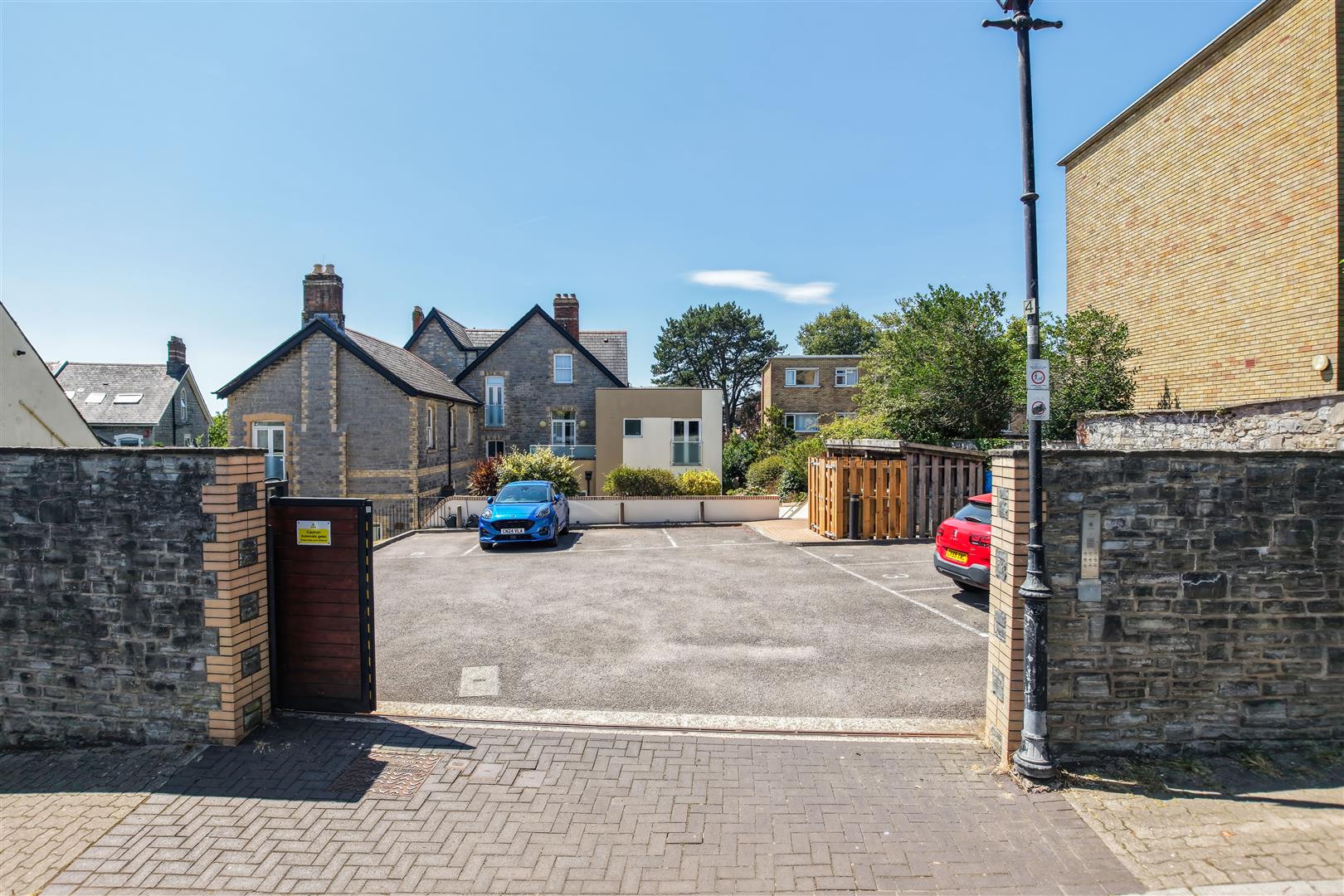 Apt. 1 Alexandra House, Beach Road, Penarth, CF64 1FN